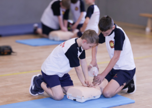 Reanimationstraining in der Jugendfeuerwehr Liebersee